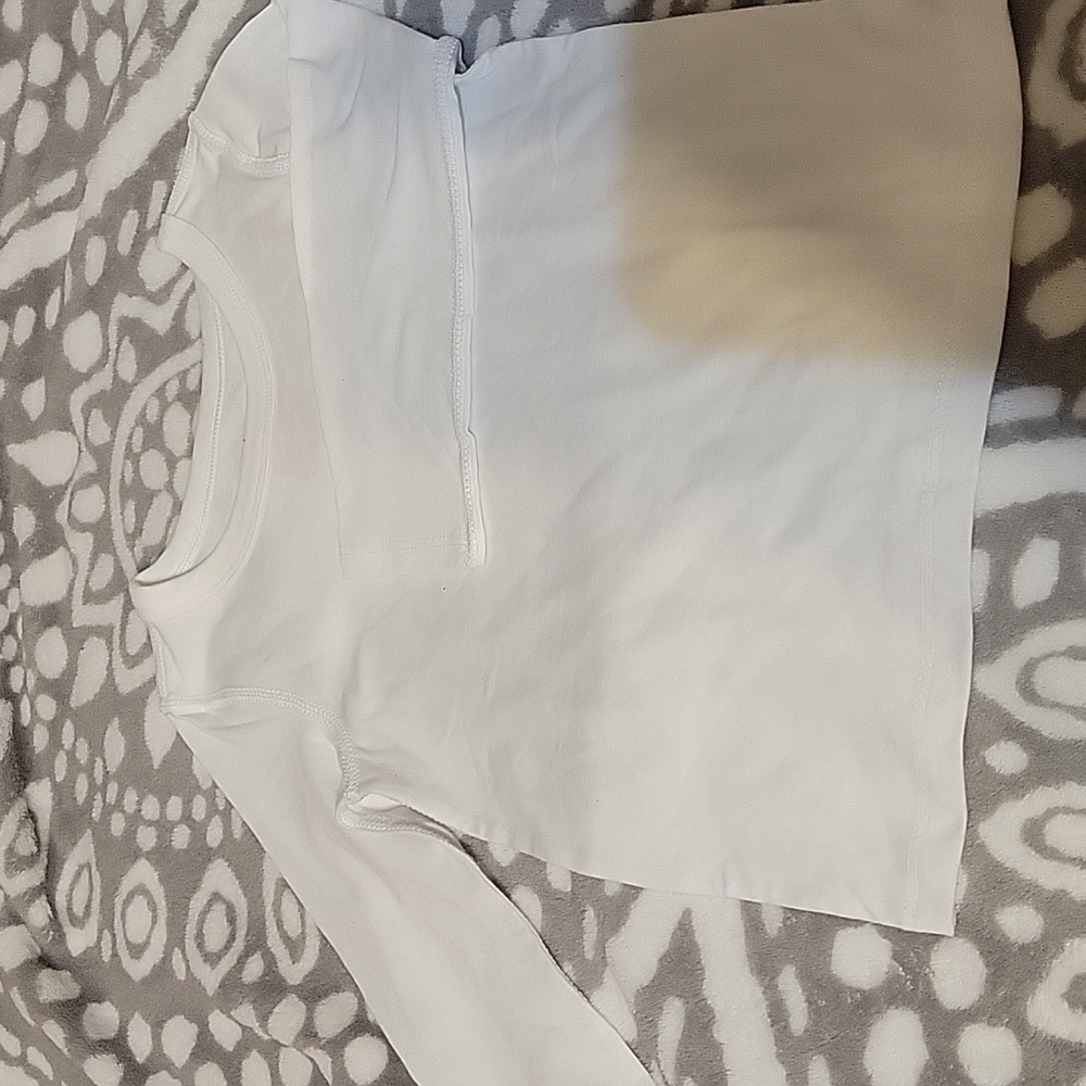 White kids tshirt size 3t nwt